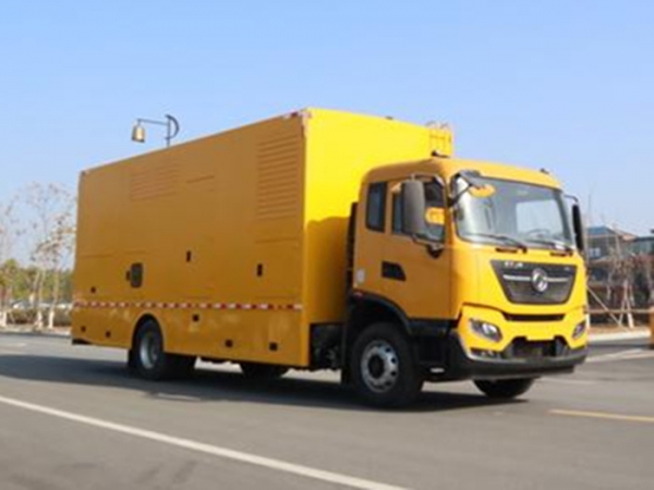 200千瓦東風(fēng)天錦移動(dòng)應(yīng)急電源車